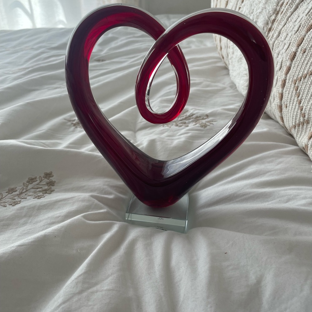 Murano glass Elegant Red Heart Sculpture - Picture 3 of 6